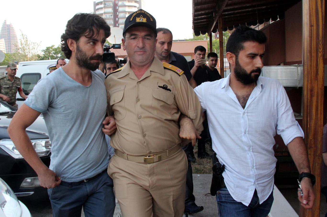Akdeniz Bölge Komutanı gözaltına alındı